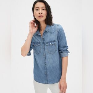 GAP Blue Button Down Shirt Classic Casual Staple XS